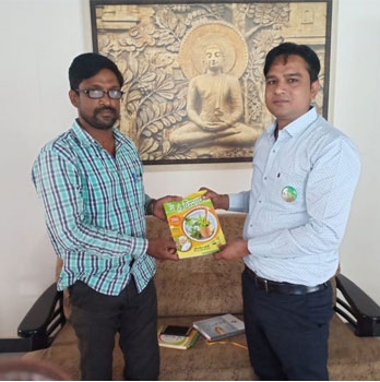 Mai Hu Kisan distributed among Farmers from South India 